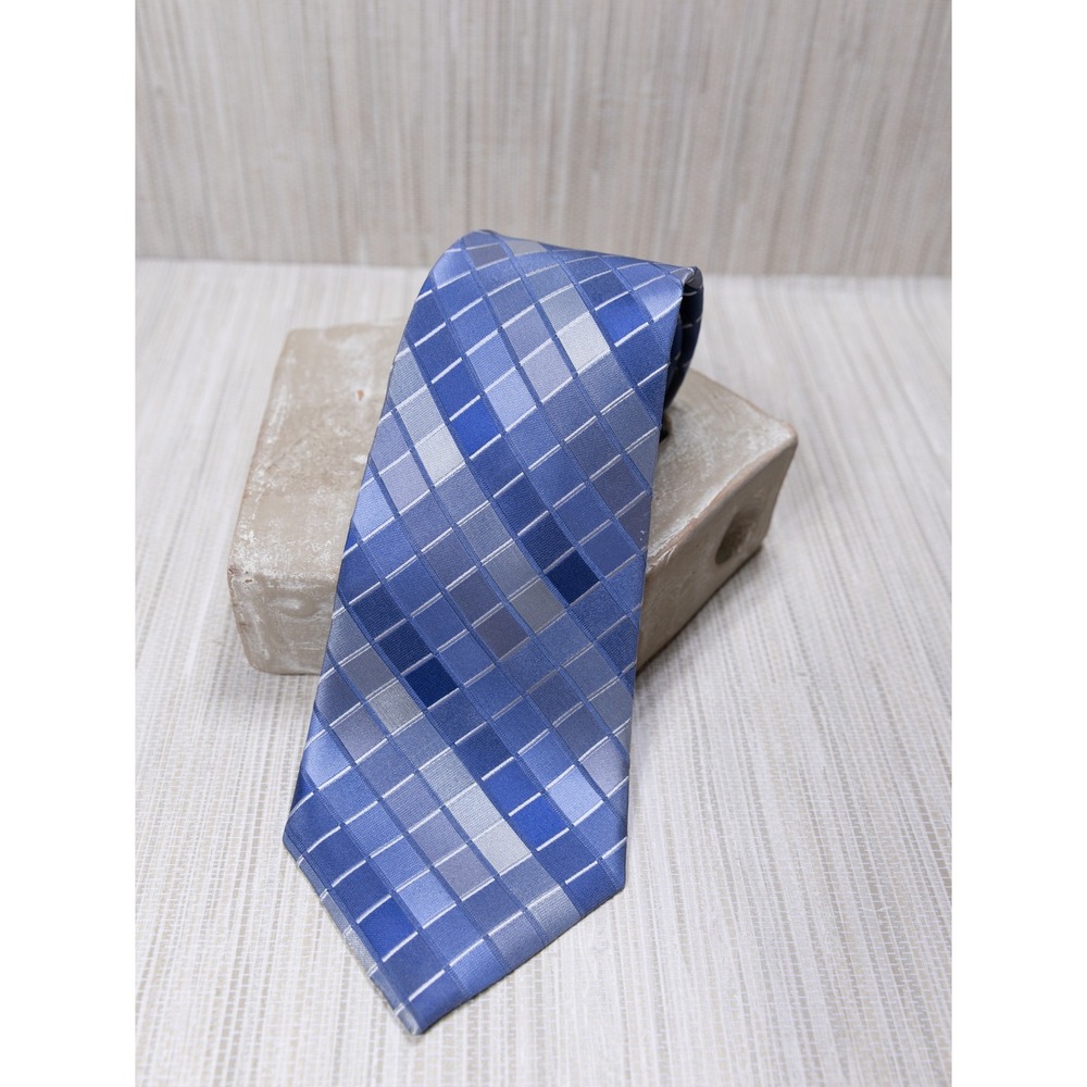 Geoffrey Beene Mens Blue Silver Geometric Grid 100% Silk Necktie DuPont Teflon